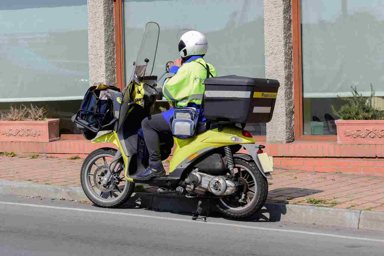 Poste italiane cerca dipendenti porta lettere in tutta italia